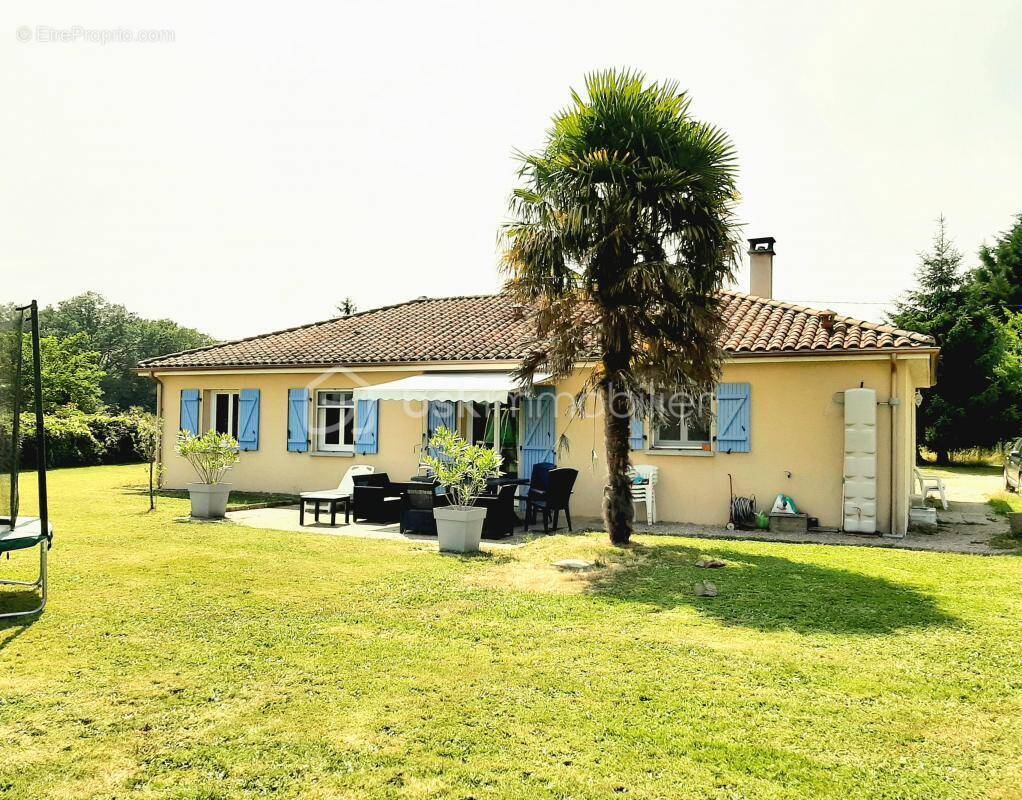 Maison à SAINT-LAURENT-SUR-GORRE