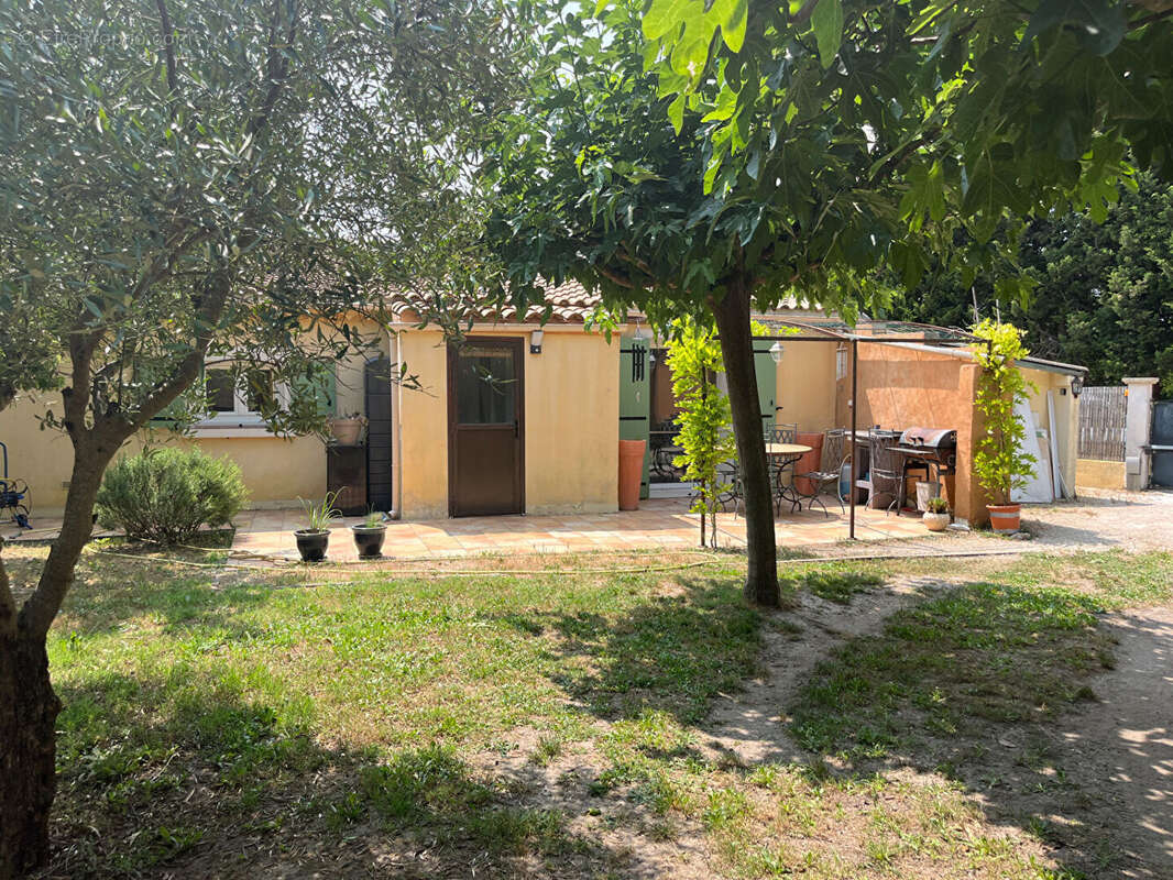 Maison à L&#039;ISLE-SUR-LA-SORGUE