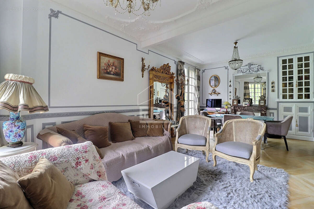Appartement à COLOMBES