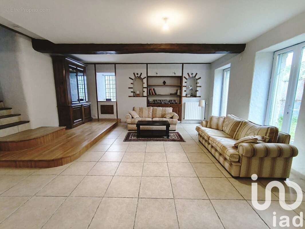 Photo 2 - Maison à CHATENAY-SUR-SEINE