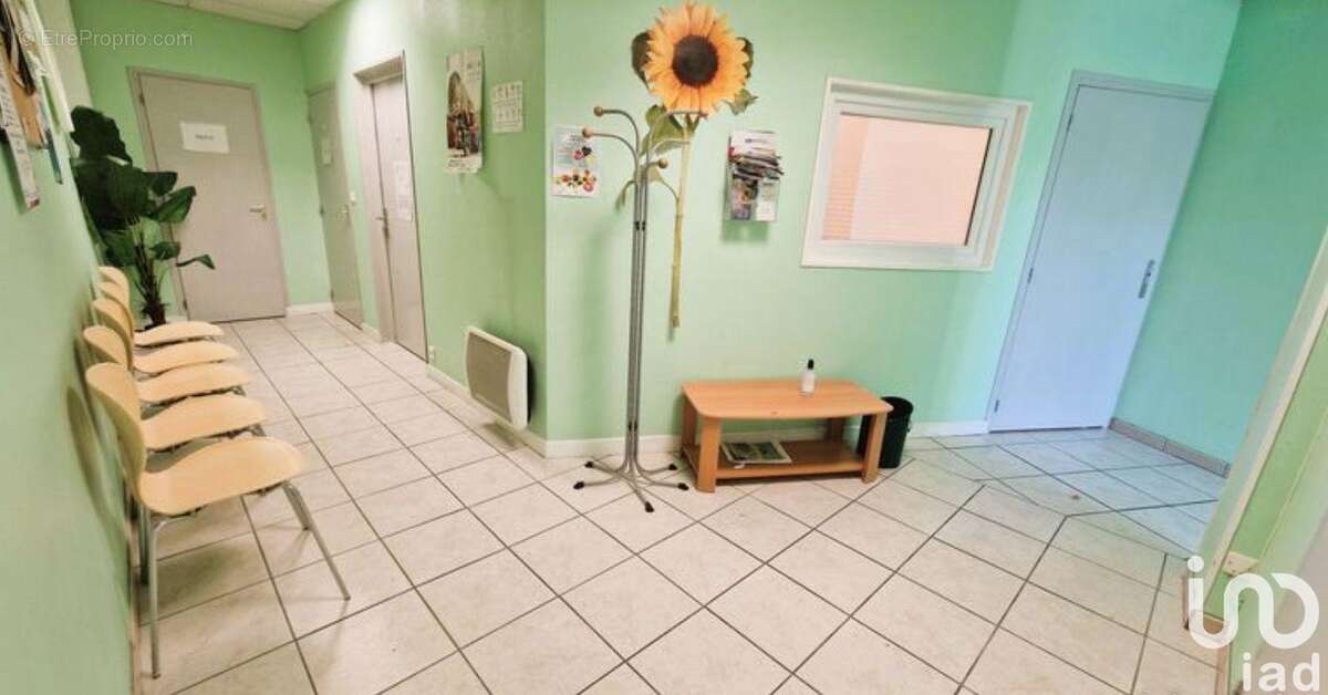 Photo 3 - Commerce à LA VILLE-AUX-DAMES