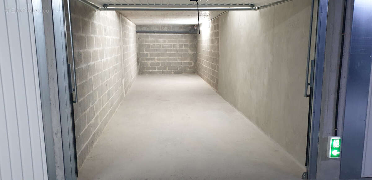 Parking à CAGNES-SUR-MER