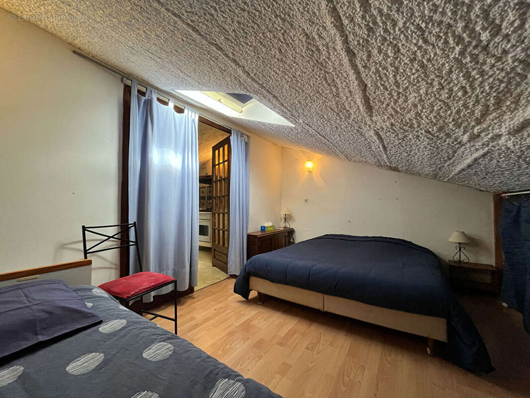 Appartement à CHATEAUNEUF-DE-GADAGNE