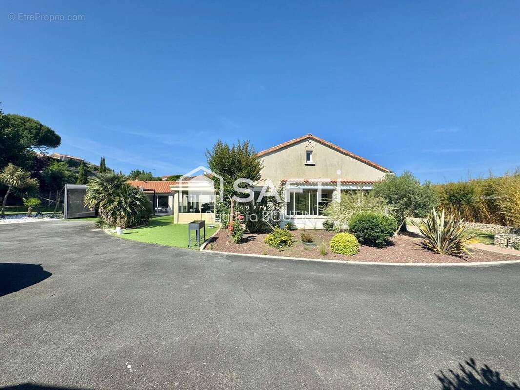 Photo 1 - Maison à BENET