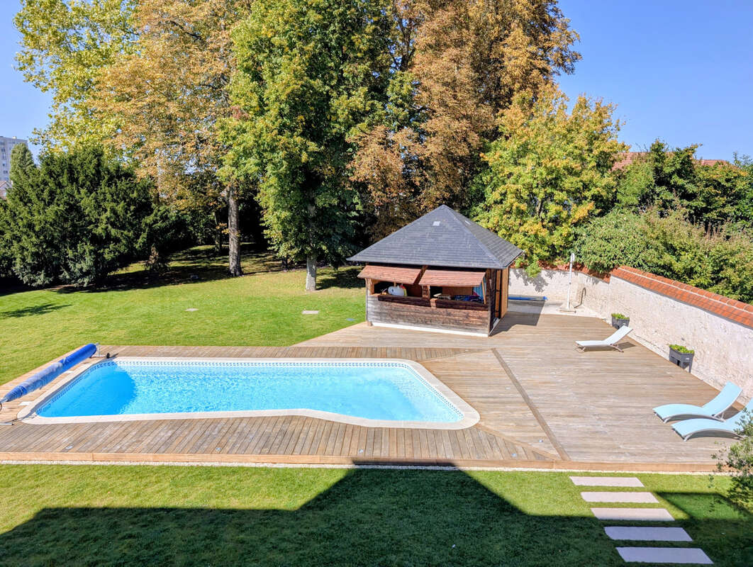 Maison à SAINT-JEAN-DE-BRAYE