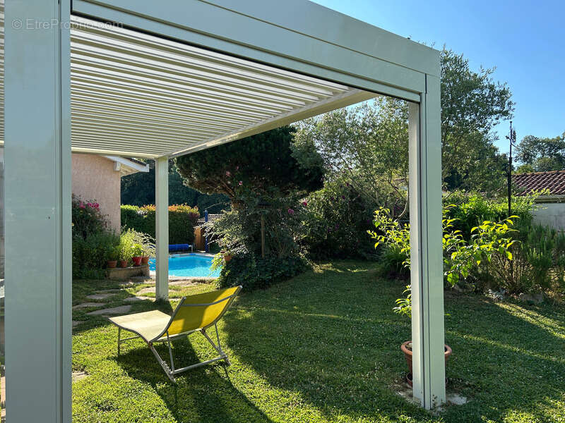 Maison 5 chambres savigneux (01) - photo 6