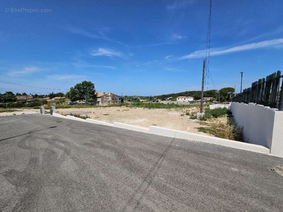 Terrain 640 m² à Les Pennes-Mirabeau  - photo 3