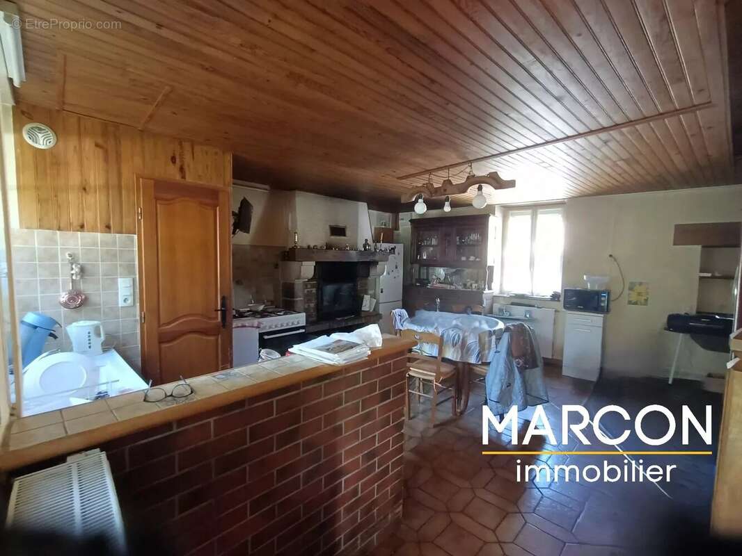 Maison à LE DONZEIL