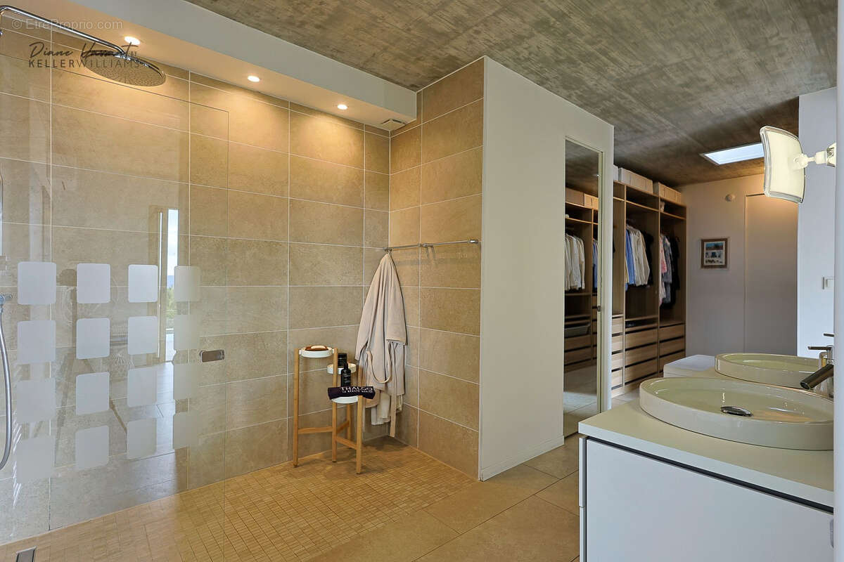 Maison à SOLLIES-PONT