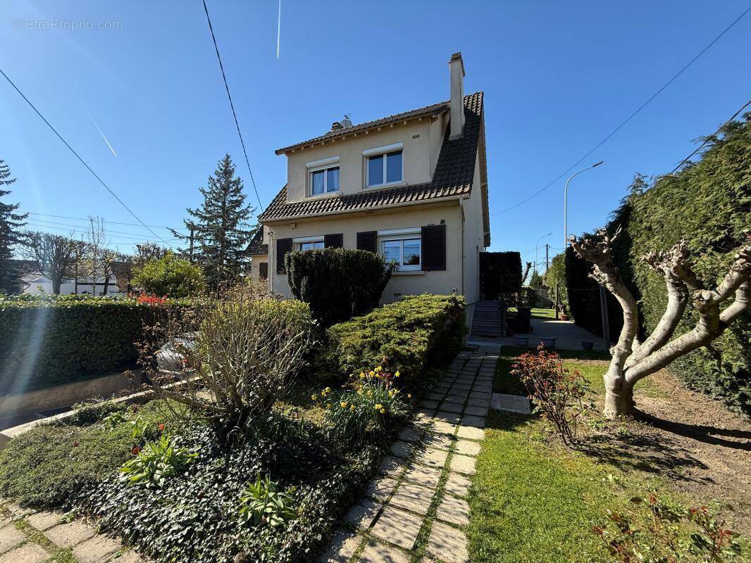 Maison à TREMBLAY-EN-FRANCE
