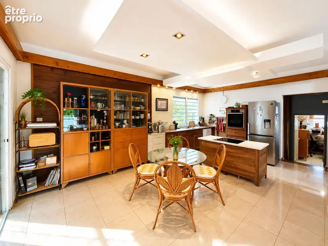 Maison d'architecte de 235 m² sur 977 m² de terrain - Rivière du mat les bas - photo 5