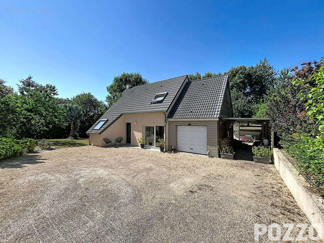 Maison Saint Planchers 6 pièce(s) 110 m2 sur 845m² - photo 2