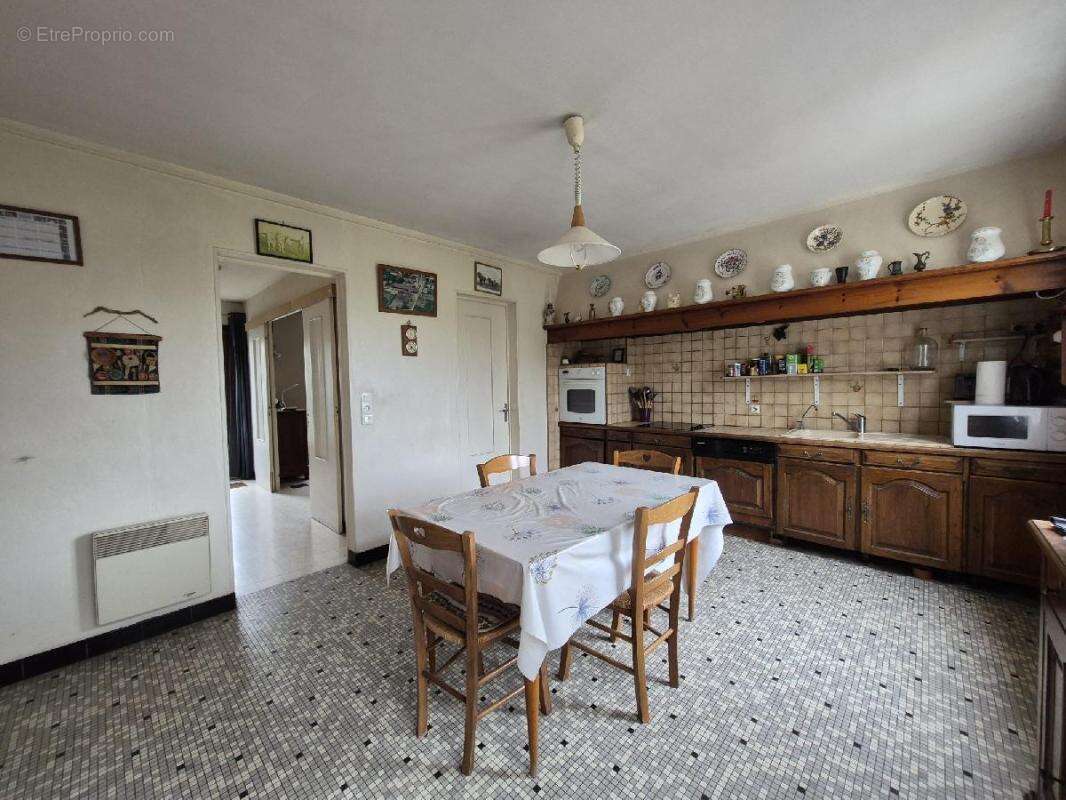 Maison à SAINT-MEDARD-D'AUNIS