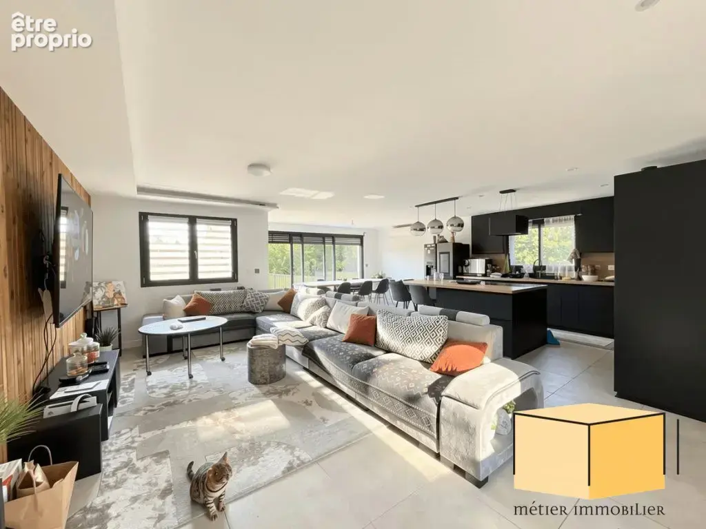 Maison 5 pièces 124 m² à vendre à Belley (01300) - photo 2