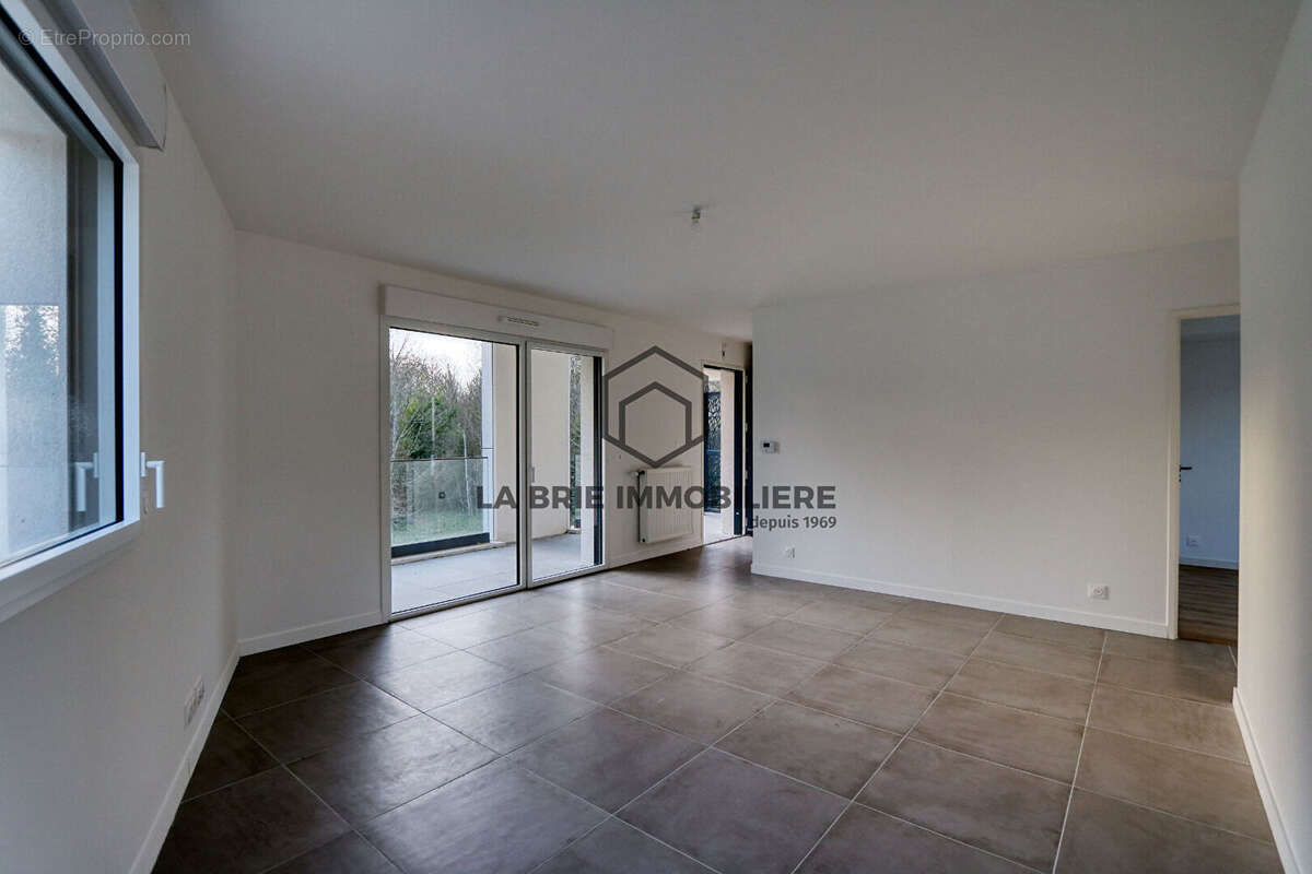 Appartement à RUBELLES