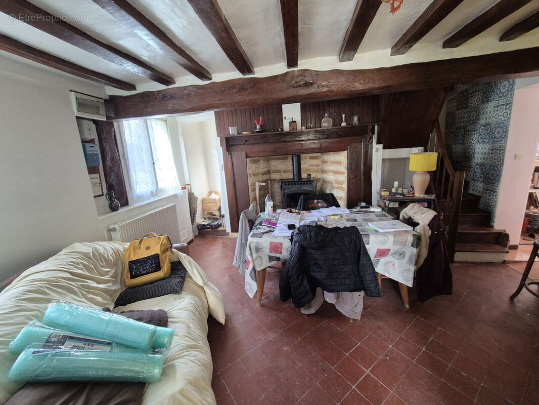 Maison à QUIEVRECOURT