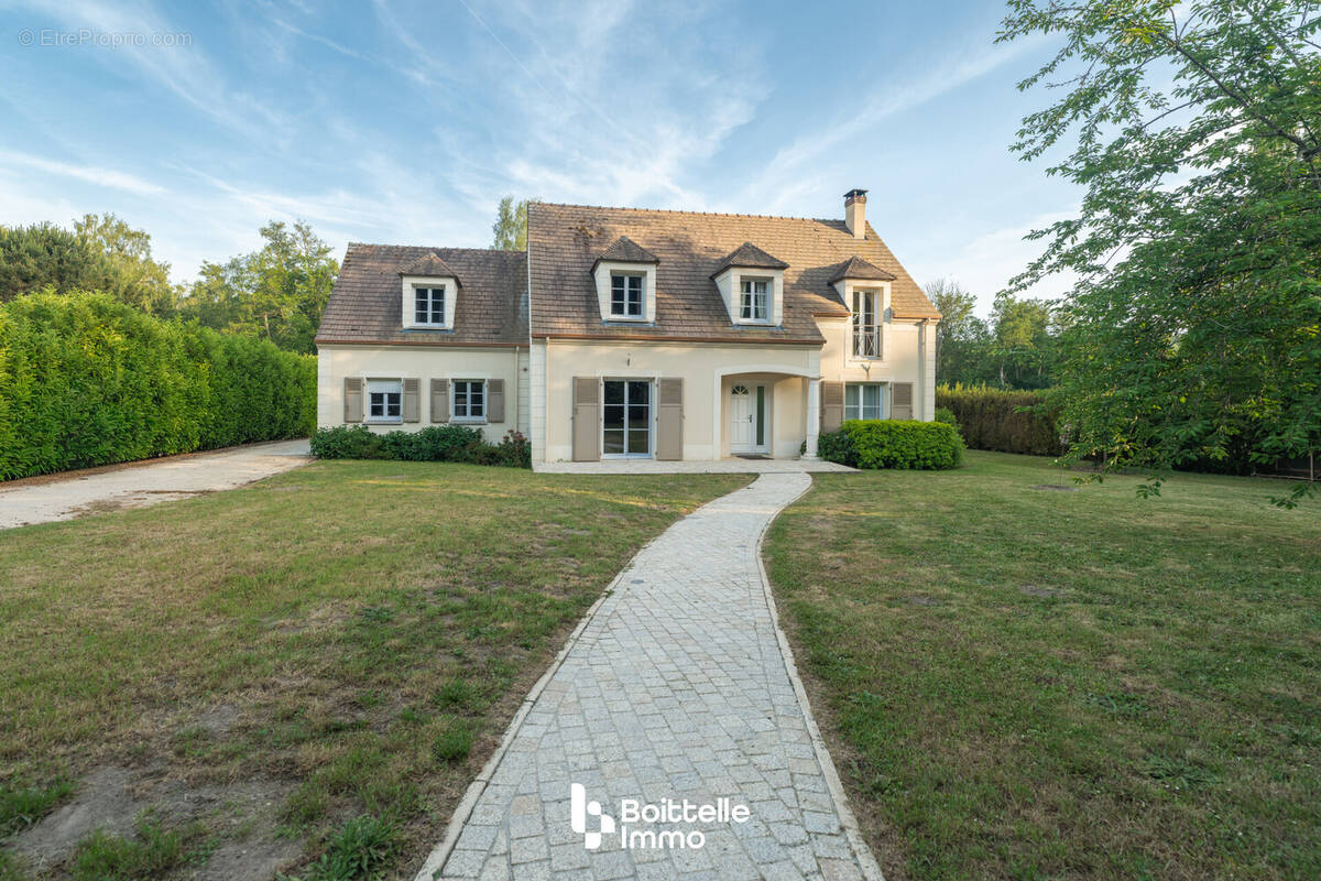 Maison à BUTHIERS