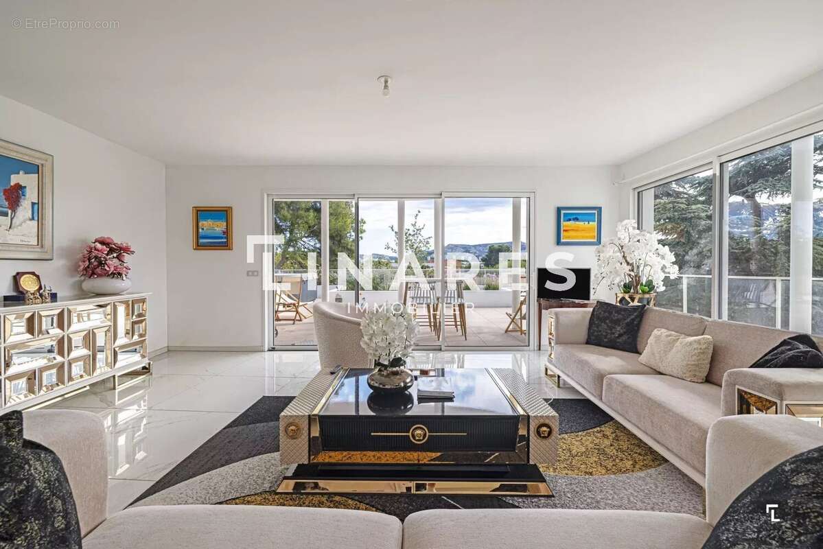 Appartement à MARSEILLE-8E