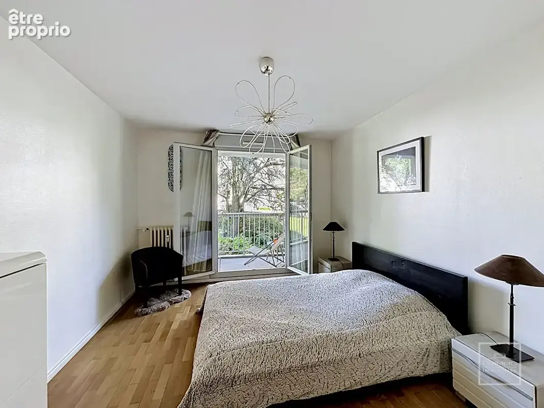 Saint Rambert,  dans un parc au calme, Appartement T3 de 75m² avec balcon de 32m² - photo 5