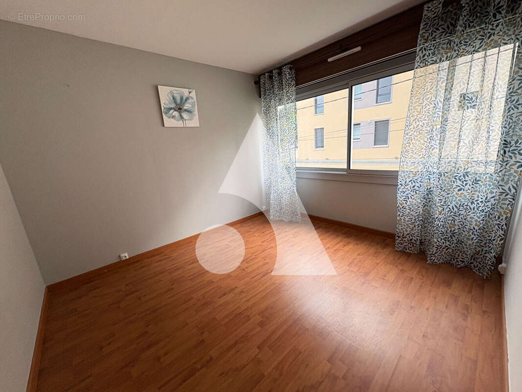 T3 lumineux avec garage et cave à proximité des commodités - photo 2
