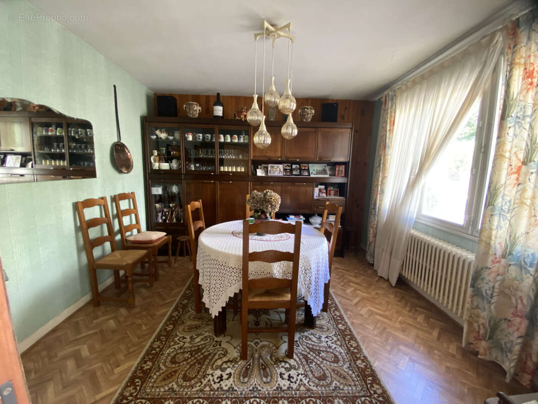 Maison à LATRONQUIERE