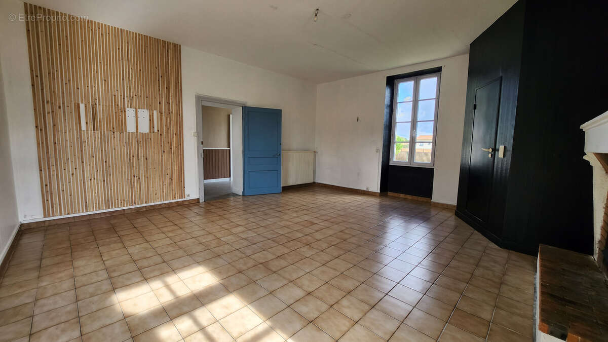 Maison en pierre avec 4 chambres et beau terrain - photo 7