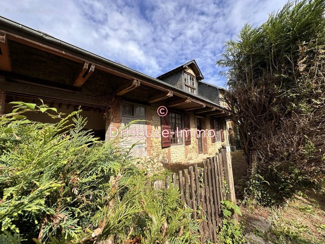 Maison à SAINT-SEVER-CALVADOS