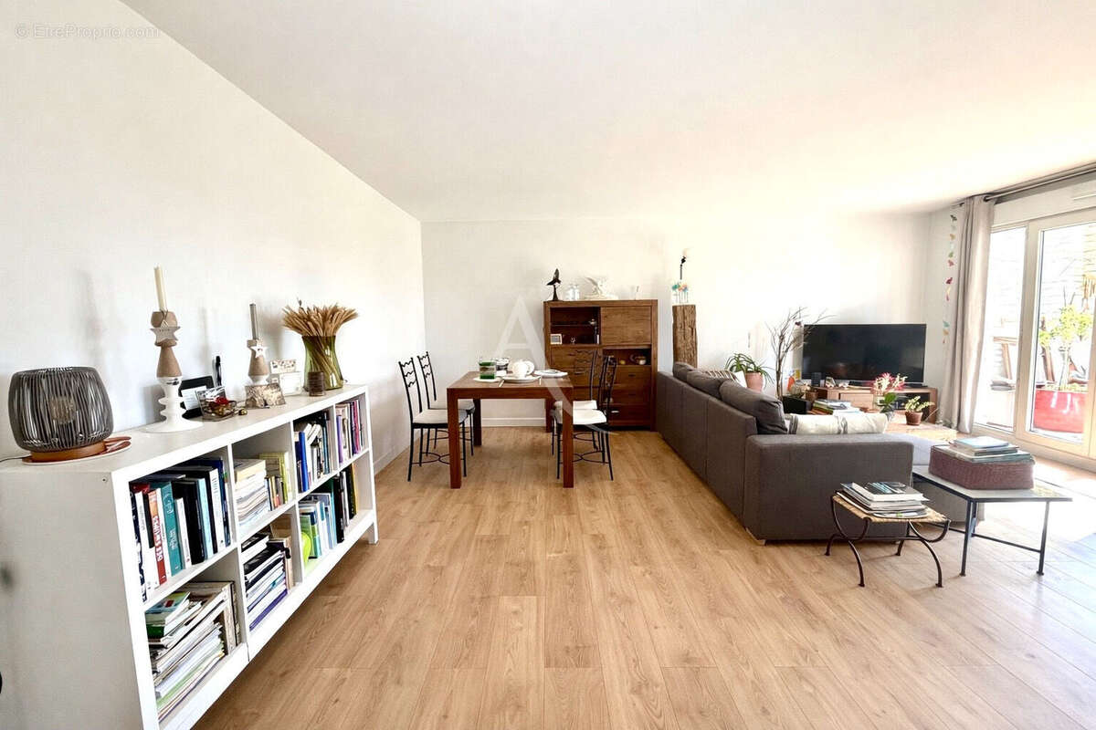 Appartement - 3 pièces - 74 m2 - jardin de 95m2 - box - PMR - photo 3