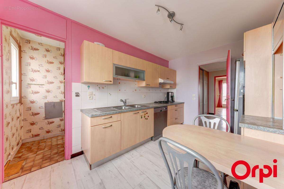 T3 de 96,63 m² - Vue dégagée - photo 9