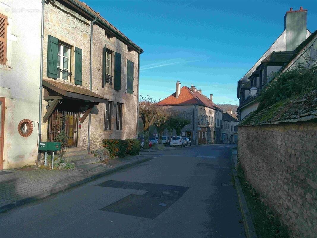Maison à SAINT-SEINE-L'ABBAYE