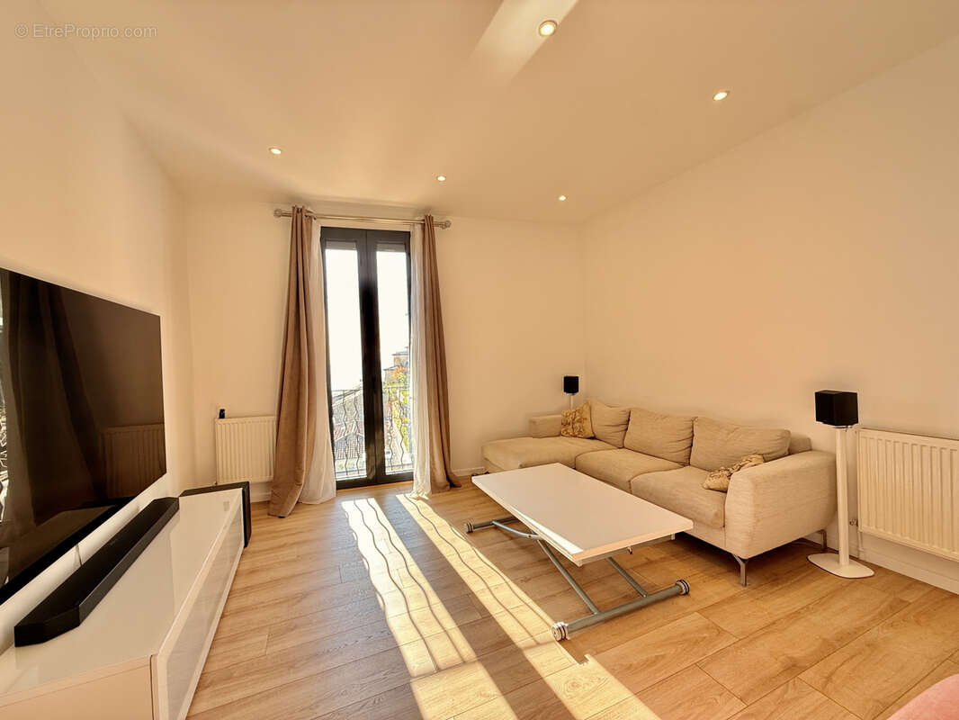 Appartement à ROQUEBRUNE-CAP-MARTIN