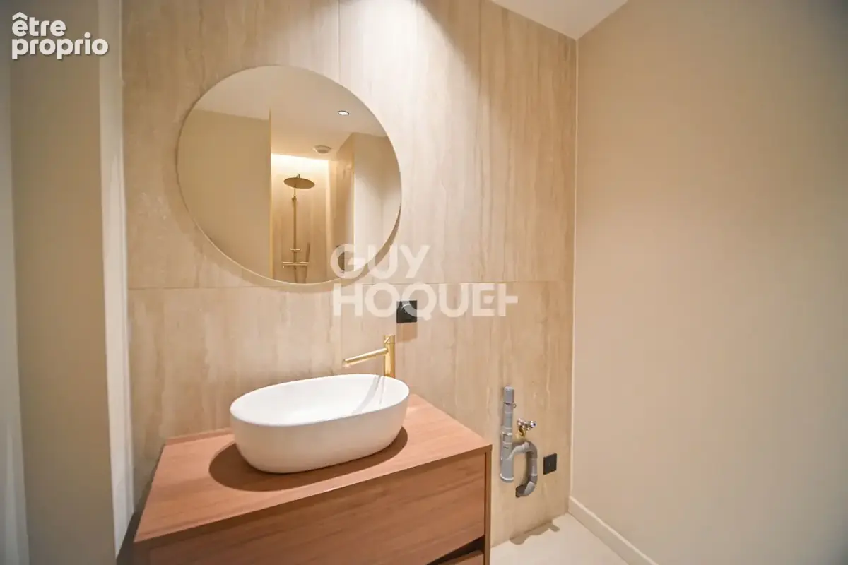 Duplex d'exception refait à neuf quai saint-vincent  vue saône  dpe c 3 pièces 81 m² - photo 7