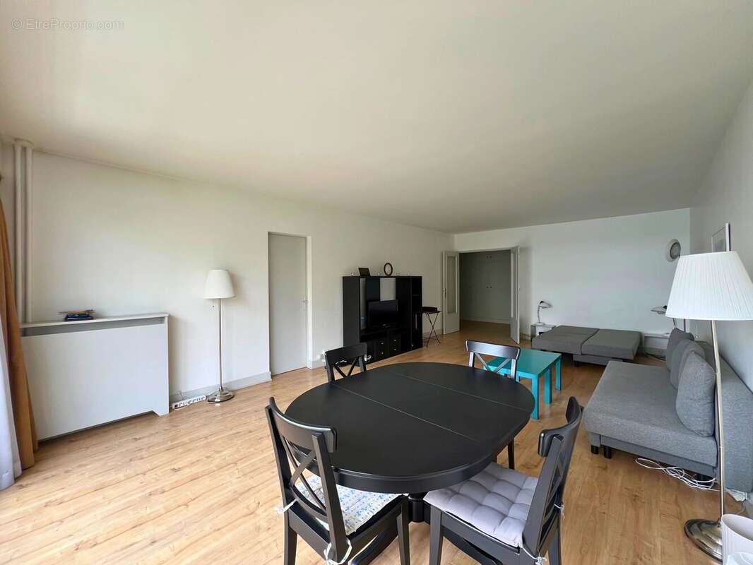 Appartement à NEUILLY-SUR-SEINE