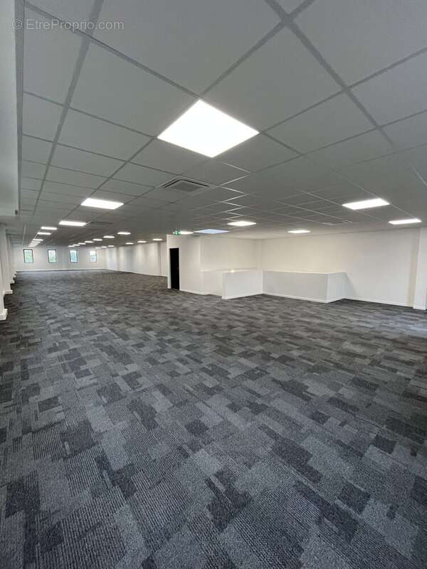 Commerce à GENNEVILLIERS