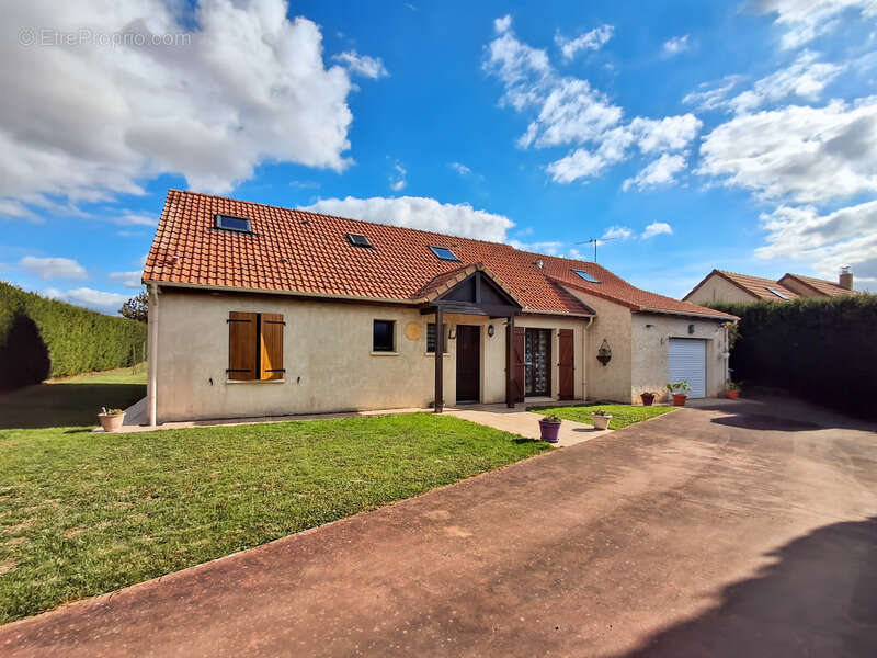 Maison à BROUE