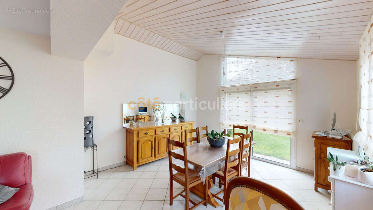 Maison à MORTAGNE-SUR-SEVRE