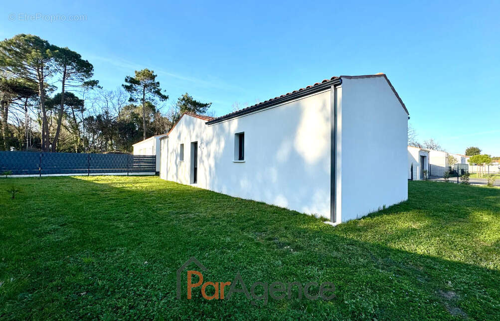 Maison à LES MATHES