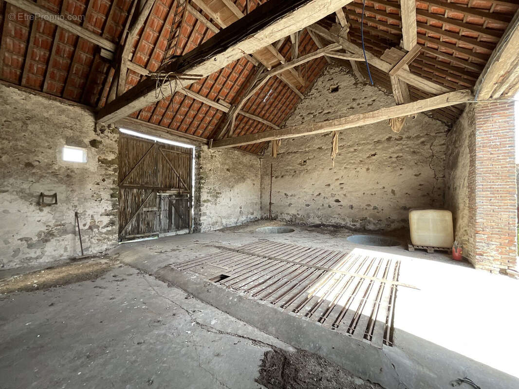 Maison à SAINT-LOUP-DE-BUFFIGNY