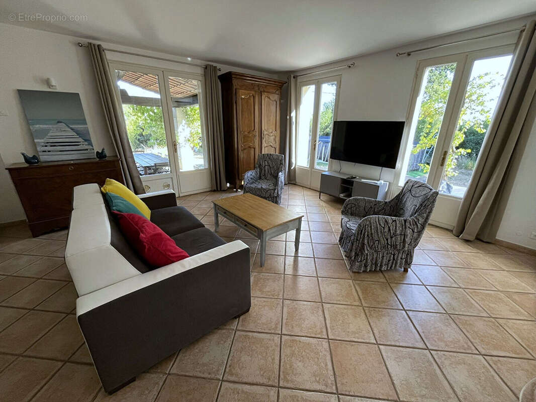 Maison à SAINT-CEZAIRE-SUR-SIAGNE