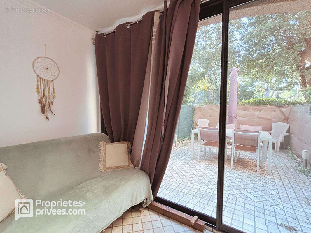 Appartement à BORMES-LES-MIMOSAS