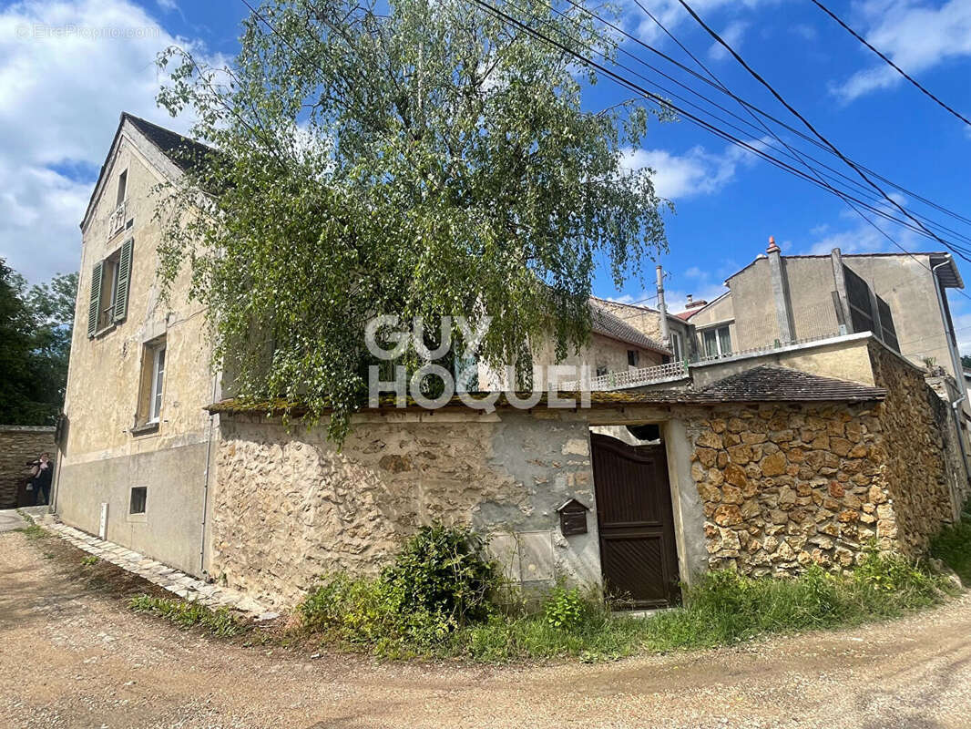 Maison de ville 5 pièces avec dépendance à étiolles - photo 3