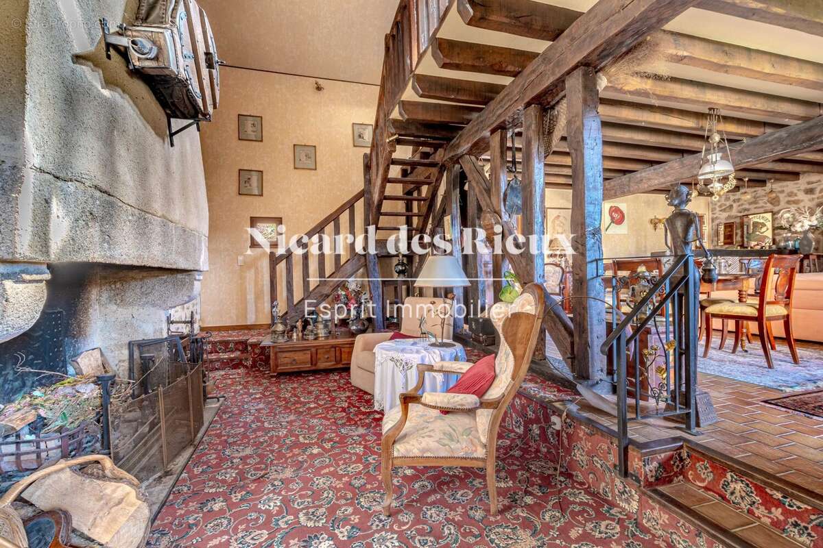 Maison à MONTBOUCHER