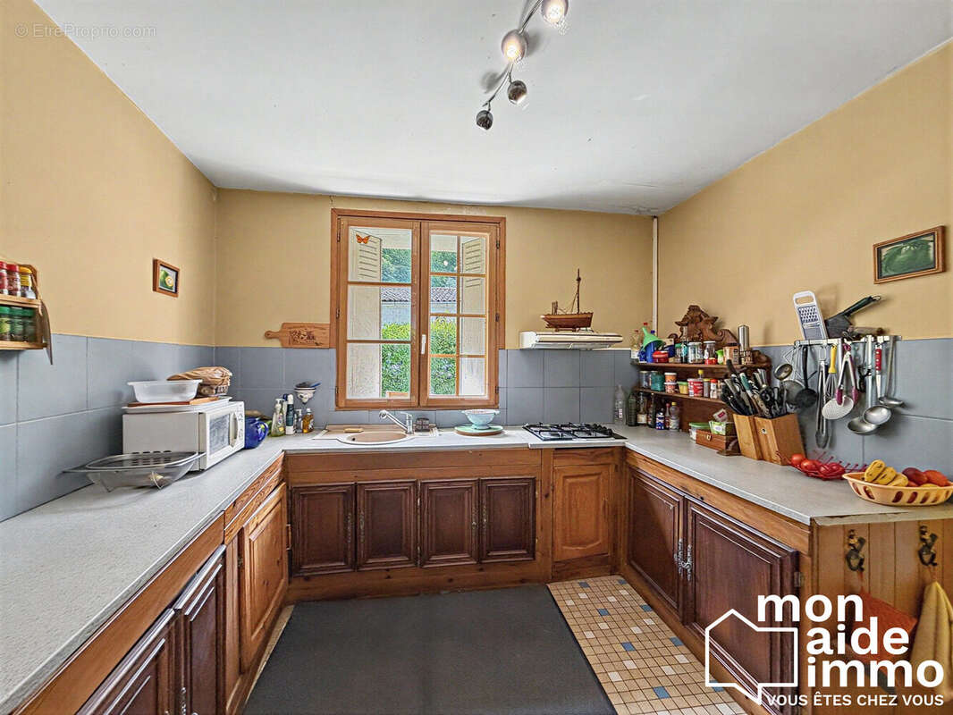 Maison à COUTRAS