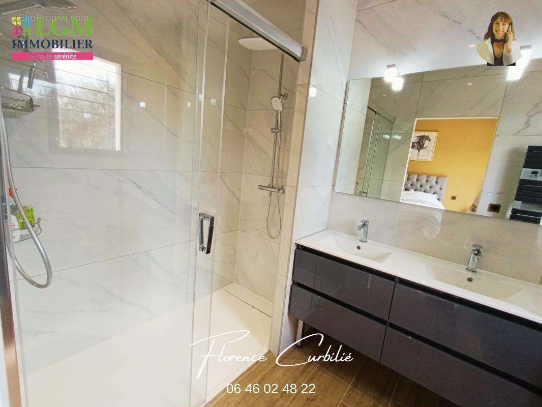 Villa contemporaine 4 chambres avec piscine et garage sur un terrain de 3000m² à l'abri des regards - photo 15