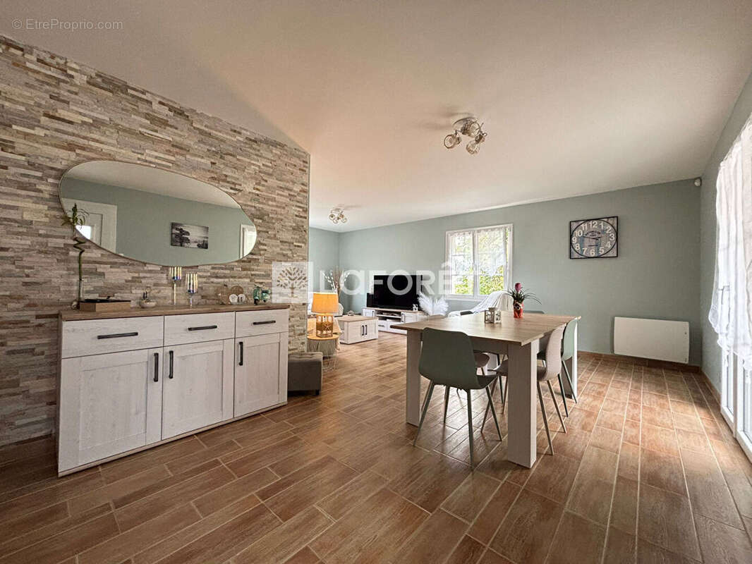 Maison à MESCHERS-SUR-GIRONDE