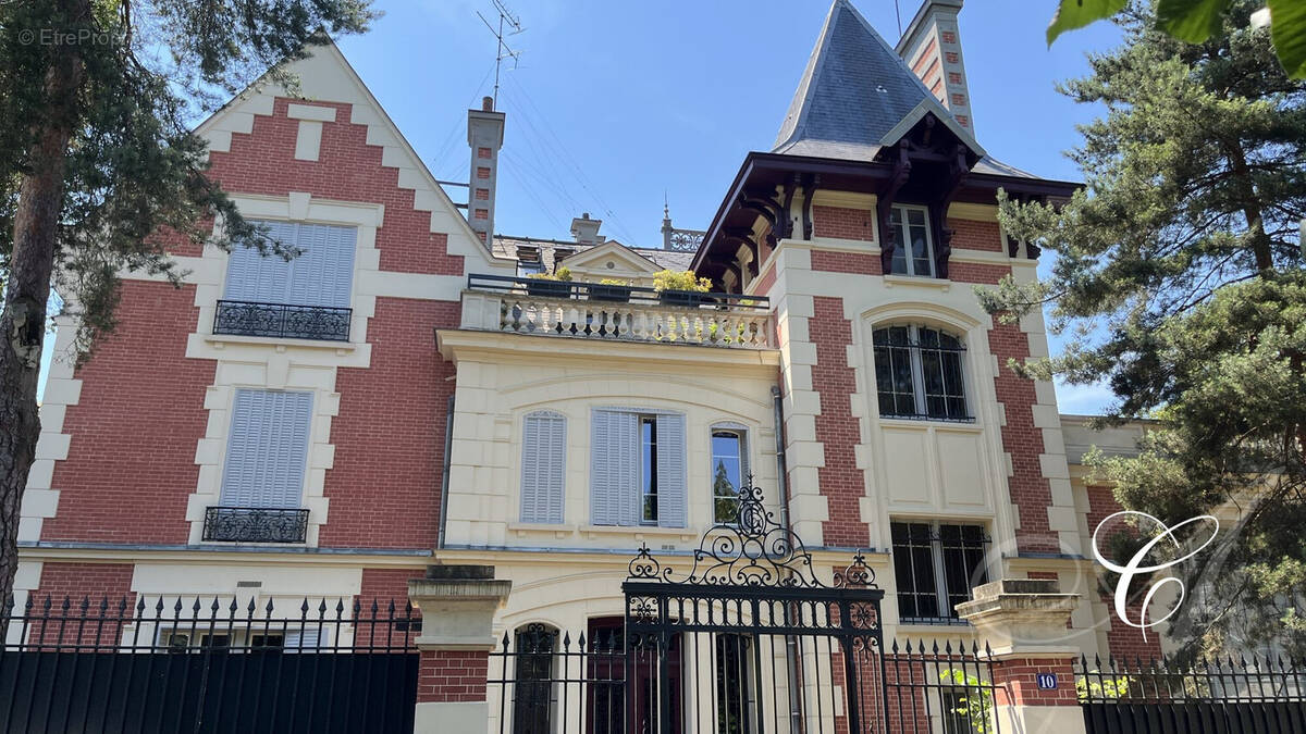 Appartement à VERSAILLES