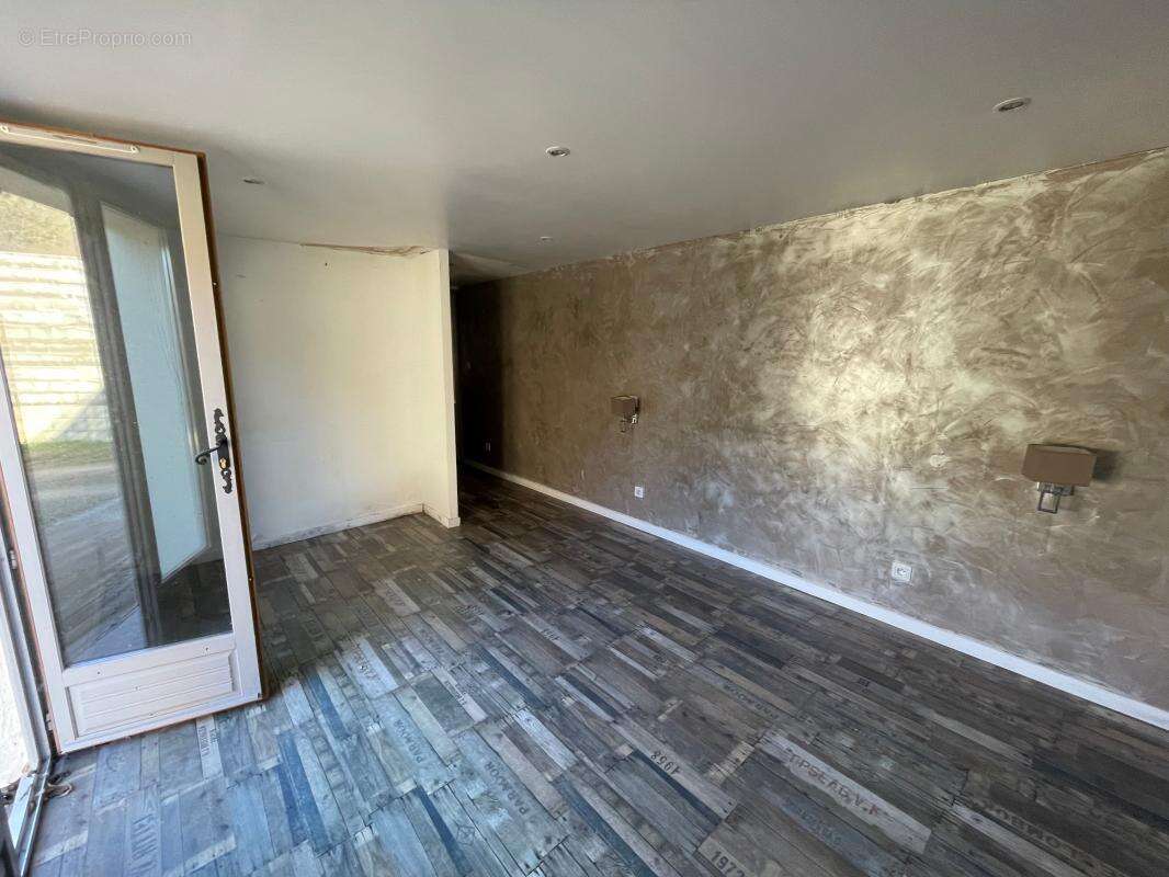 Appartement à VERNEUIL-EN-HALATTE