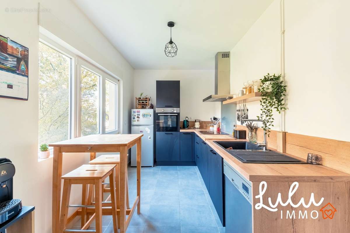 ECULLY-Appartement T3 69,14m² - terrasse, cave et stationnement - photo 5