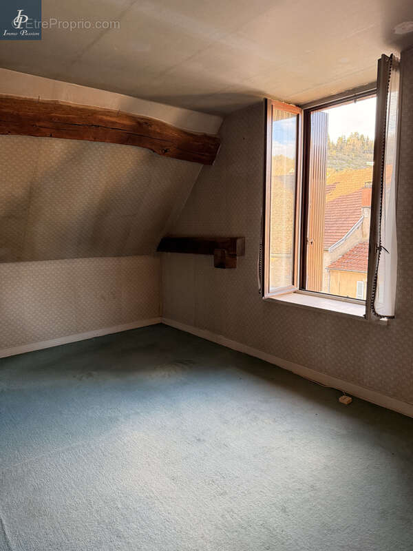 Appartement 6 pièces en duplex, au coeur du village. - photo 8