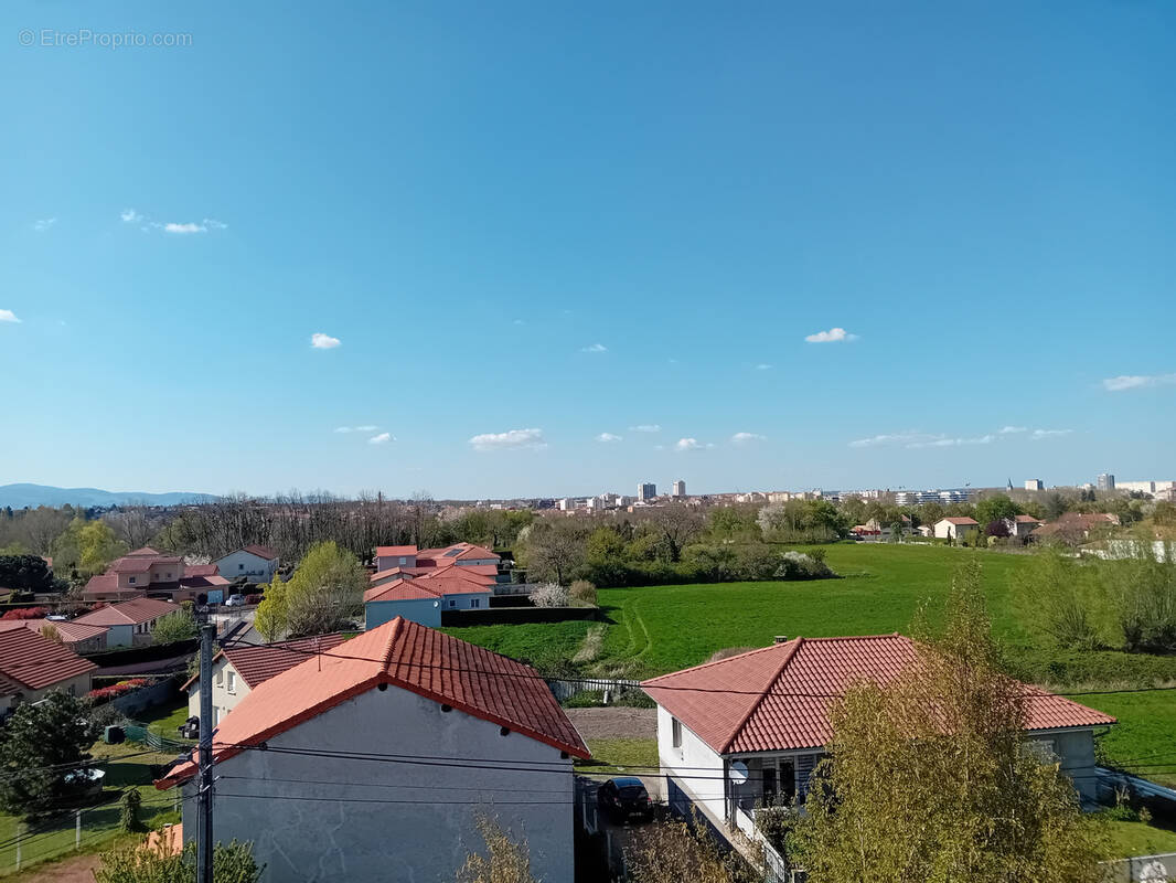 Appartement à LE COTEAU